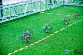 纽约洋基队宣布退役队魂伯尼·威廉斯的 51 号球衣，全场老洋基人齐聚